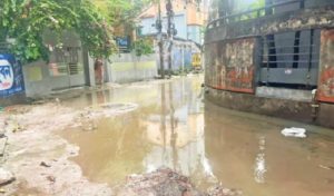 
                                                            থমকে আছে খুলনার দুই শতাধিক সড়ক সংস্কার