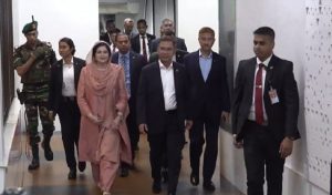 মালয়েশিয়া ও চীন সফর শেষে দেশে ফিরলেন প্রধানমন্ত্রী তারেক রহমান